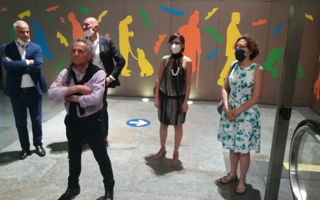 Inaugurata la nuova installazione artistica del Maestro Ugo Nespolo nella stazione di Porta Nuova